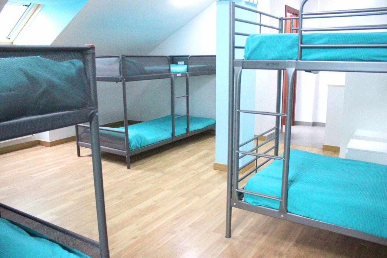 El Duplex Mas Centrico Del Humedo Desayuno Y Wifi Apartment Leon Bagian luar foto
